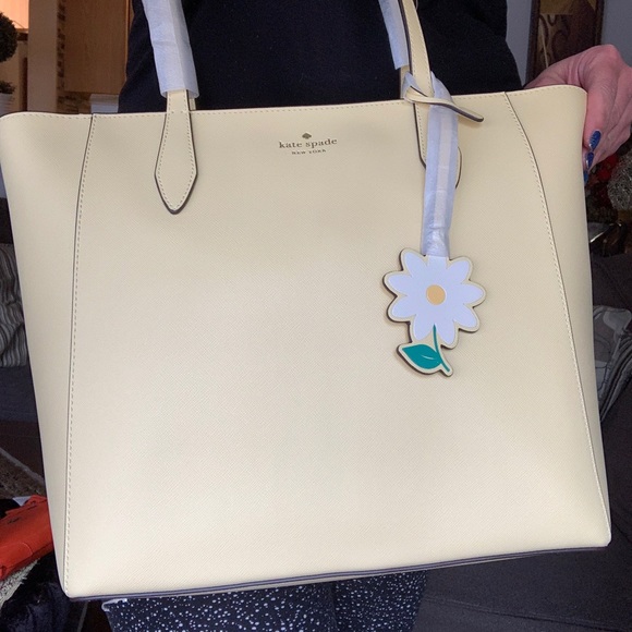 Authentic KATE SPADE Saffiano leather zip top Tote/Flower charm - Picture 12 of 14